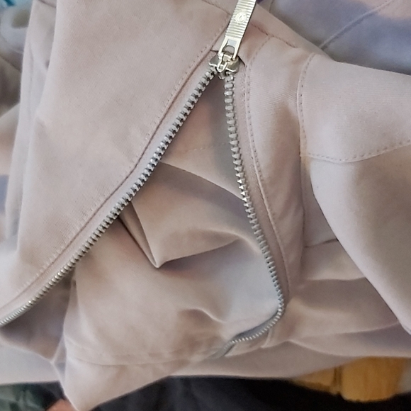 Lululemon Like A Glove Jacket in Dark Chrome - Picture 14 of 16